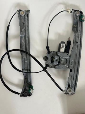 ALZACRISTALLO ELETTRICO PORTA ANT.D.CON MOTORINO 6 FILI RENAULT CLIO (C85/B85)  999-U1306152 Carrozzeria  Lamierati esterni  Porte  Alzacristallo por