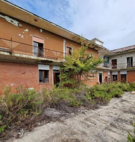 Immobile in asta di 198 m² in vendita a Falciano del Massico - Foto 2