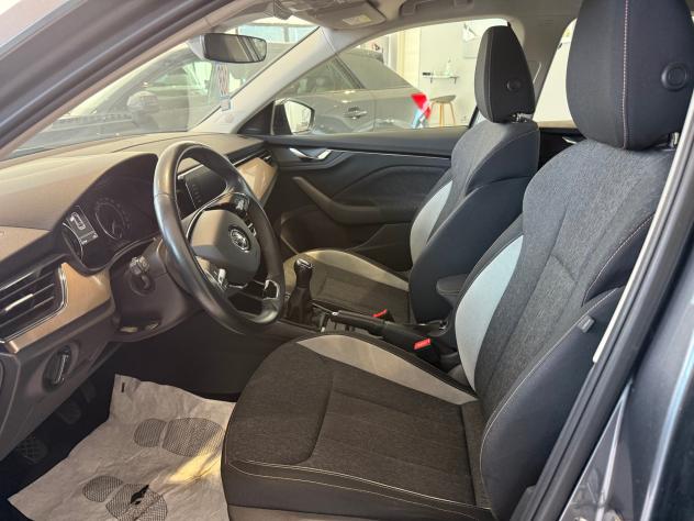 Skoda Kamiq 1.0 tsi Black Dots 110cv - Foto 8