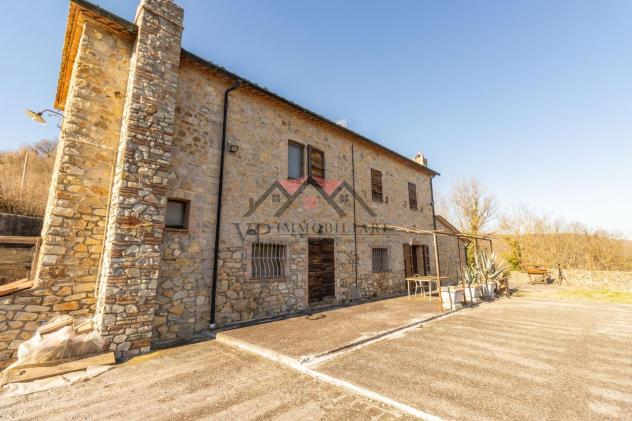 Casa singola in vendita a Castelnuovo di Val di Cecina 238 mq Rif: 1314825
