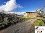 Orvieto - Casale di campagna con annesso e corte da ristrutturare in vendit &hellip;