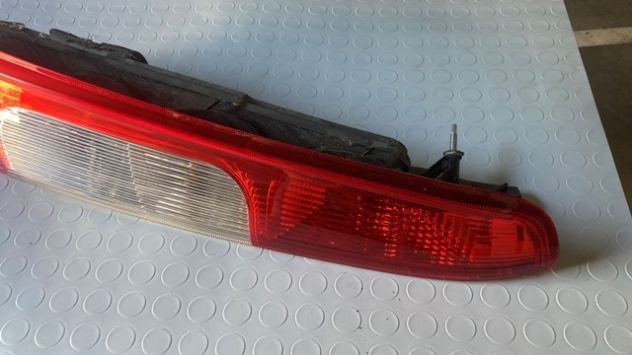 Fanale posteriore SX Ford Focus C-Max del 2005 - Foto 3
