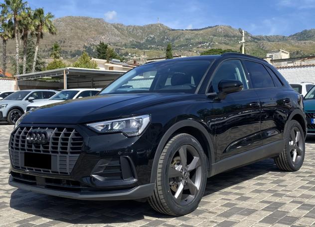 Audi Q3 Business 2.0 TDI 150CV S-Tronic 35