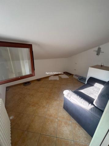 APSELLA VENDESI APPARTAMENTO INDIPENDENTE CON MANSARDA E GIARDINO - Foto 16