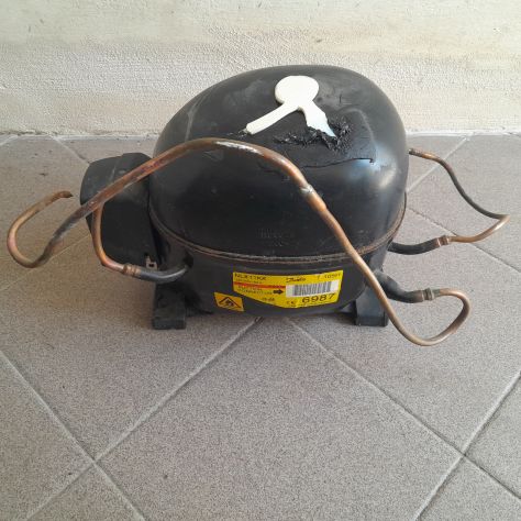 Compressore per frigorifero Ariston BCS 321 AI e compatibile con altri modelli - Foto 5
