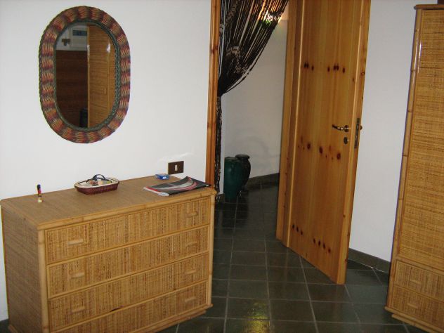 PUGLIA LEPORANO VILLA DI PREGIO CON RUSTICO ED ESTESO TERRENO IRRIGUO - Foto 4