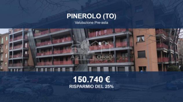 Immobile in asta di 102 m² con più di 5 locali e box auto in vendita a Pinerolo