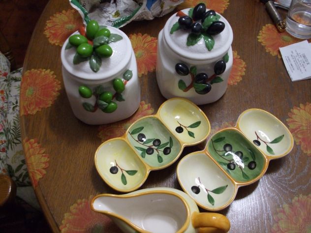 set da tavola vintage nuovo per olive