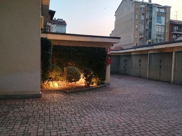 La posizione strategica dell’immobile permette ottimi collegamenti con il centro città grazie ai mezzi pubblici nelle vicinanze; - Foto 7