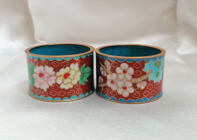 SET 6 ANTICHI PORTA-TOVAGLIOLO IN METALLO E SMALTI CLOISONNÉ, CINA, 1900. - Foto 5