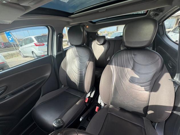 Lancia Ypsilon CAMBIO AUTOMATICO STRAFULL - Foto 9