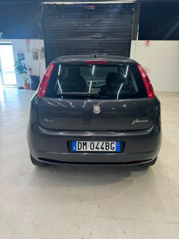 Fiat Punto GRANDE 1.4 5P DYNAMIC NATURAL POWER - Foto 5