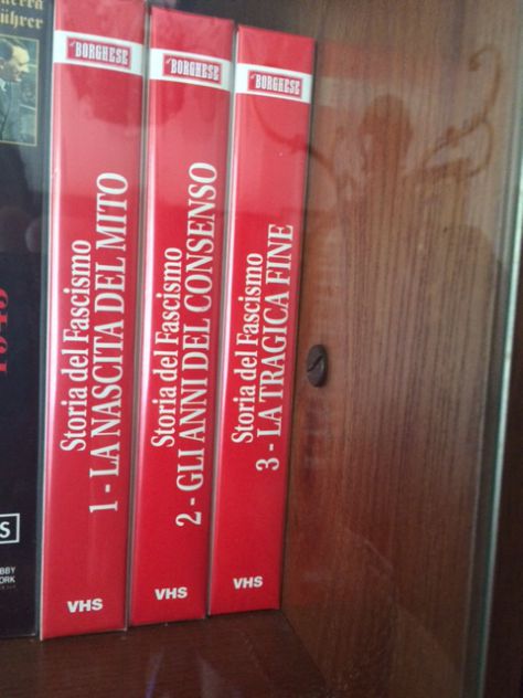 Collezione mai aperta. 3 vhs "Storia del fascismo"