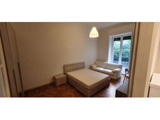 Bicamera T2 ammobiliato con giardinetto