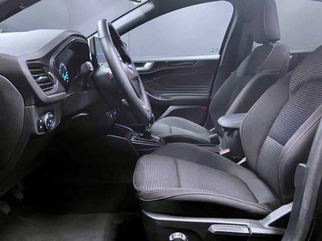 Ford Focus 1.0 EcoBoost Hybrid 125 CV Pow. 5p. ST Line - Foto 9