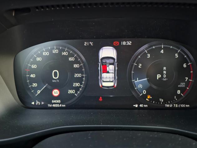 Volvo XC40 T2 automatico Core CV-129 E6 NEO 2024 - Foto 9