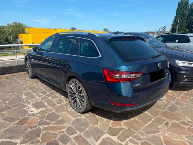 Skoda Superb 2.0 TDI 190 CV SCR DSG 4x4 Wagon Laurin&Klement - Foto 2