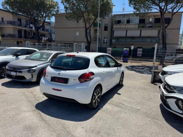 PEUGEOT 208 PureTech 82 5p. GPL Allure rif. 23838332 - Foto 8