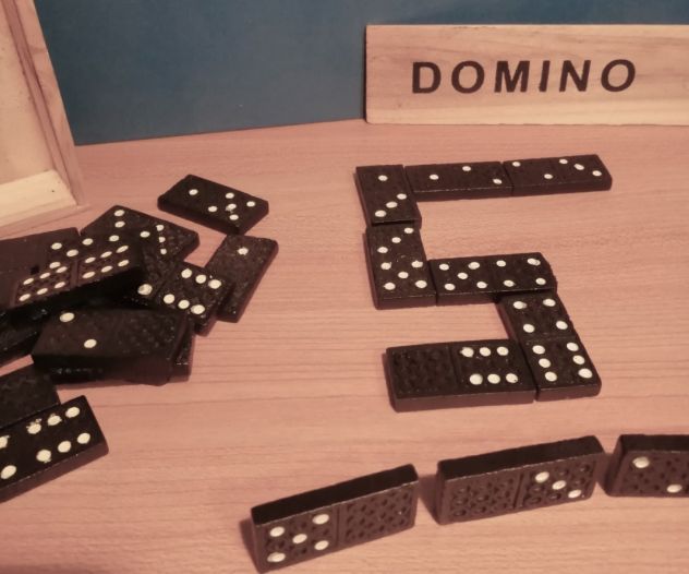 DOMINO gioco da Tavolo in Scatola di Legno 28 Tessere NERE - Foto 7