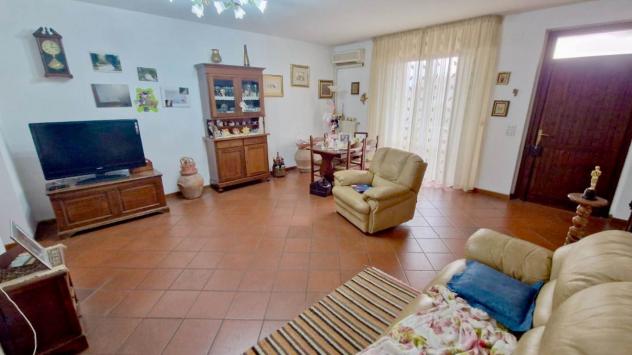 Villa a schiera in Vendita in zona LA GABELLA con giardino