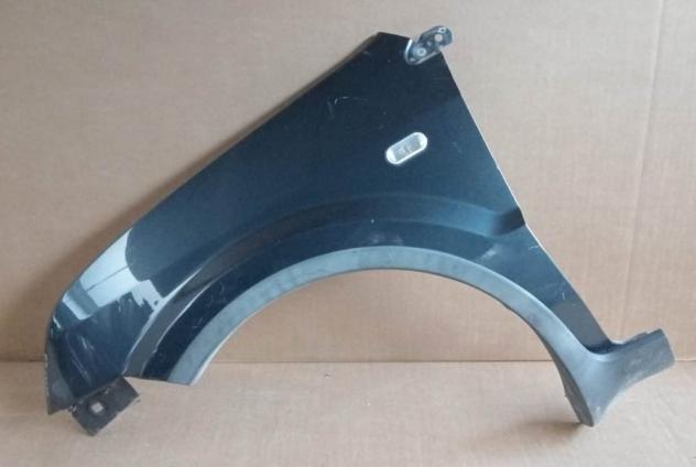 PARAFANGO ANT.S. GRIGIO MEDIO MET CON CODOLINO FORD FUSION 999-U1297927 Carrozzeria Lamierati esterni Fiancate Parafango ant. FORD - FUSION - 01-03