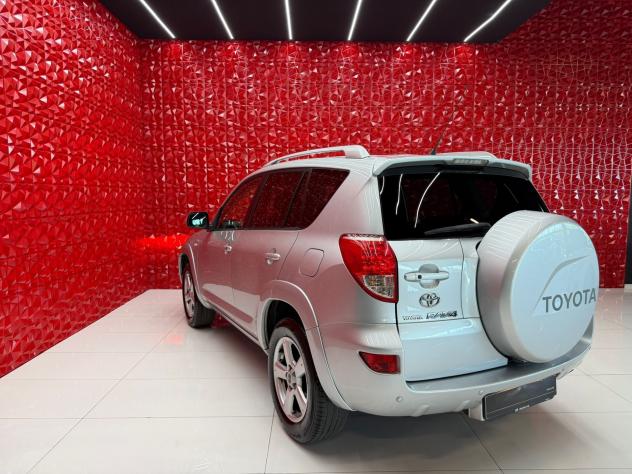 Toyota RAV 4 RAV4 2.2 D-4D 177 CV Luxury - Foto 4