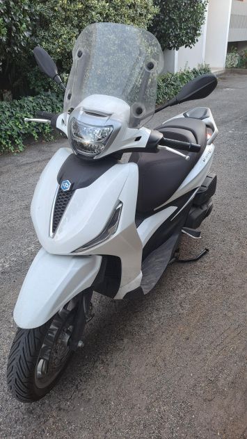 Piaggio Beverly 400 anno 2024, 9.500 Km - Foto 4