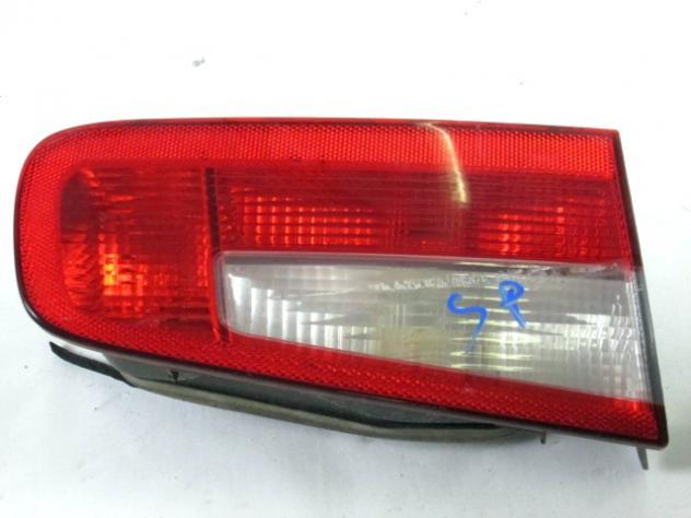 8200002475 FARO FANALE INTERNO POSTERIORE SINISTRO RENAULT LAGUNA 1.6 B 79KW 5M 5P (2001) RICAMBIO USATO