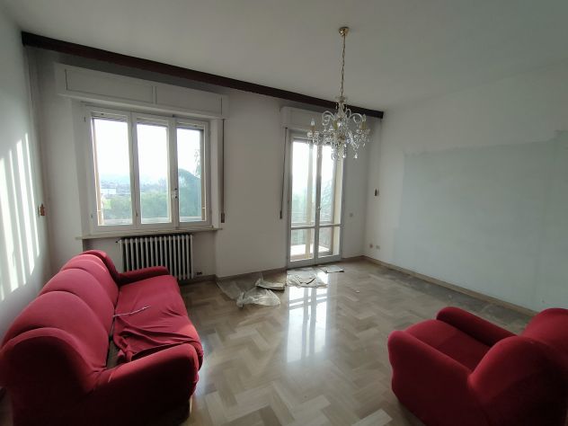 Ampio appartamento con garage e cantina in vendita a Camerano