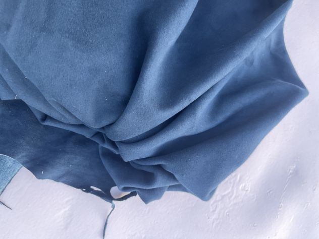 K44 Pelle camoscio blu per Abbigliamento e Automotive - Sp. 0,5 - Foto 2
