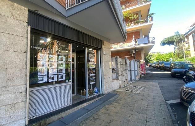 Bellissimo Negozio su 2 Livelli - Foto 15