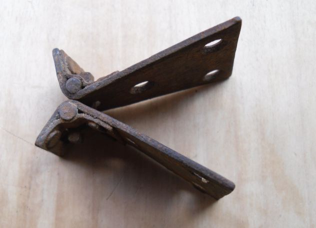 VECCHIA CERNIERA IN FERRO PER LEGNO O MOBILI VARI - - Foto 4