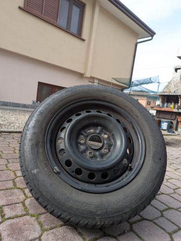 Set 4 Gomme Invernali Dunlop 19565 R15 con Cerchi in Acciaio