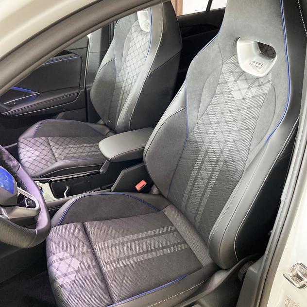 Volkswagen Tiguan 2.0 150cv DSG R-Line black pack |tetto+matrix+r19"| AUTOCARRO - Foto 9