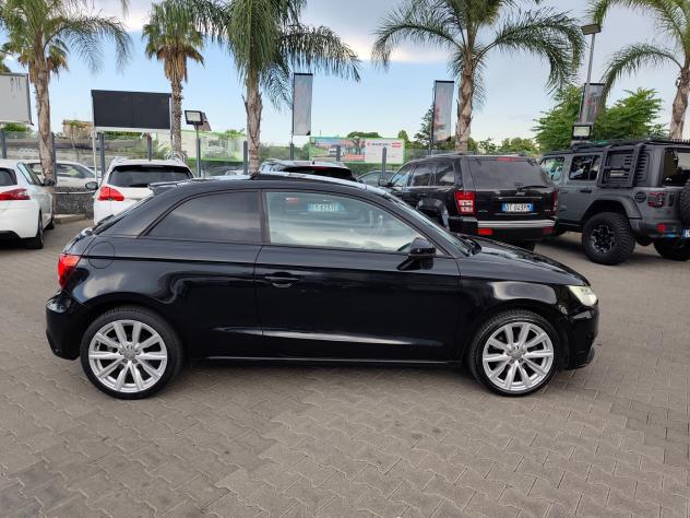 Audi A1 1.6 TDI 116 CV Design full optional - Foto 10