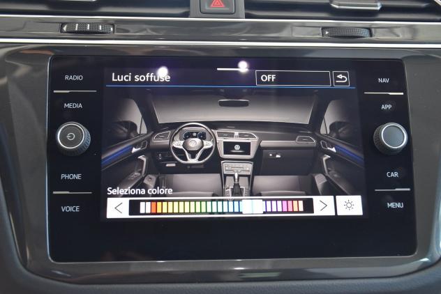 Volkswagen Tiguan 2.0 TDI 150 CV SCR DSG Elegance *LUCI AMBIENTE, TELECAMERA* - Foto 10