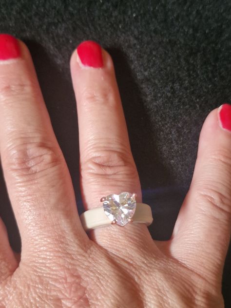 Anello in silicone con zirconia a cuore - Foto 4