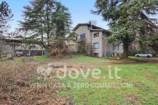 Villa di 540 m² con 5 locali in vendita a Legnano
