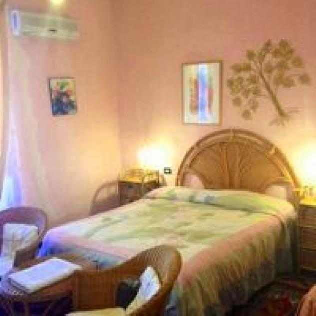 Bed and Breakfast George King