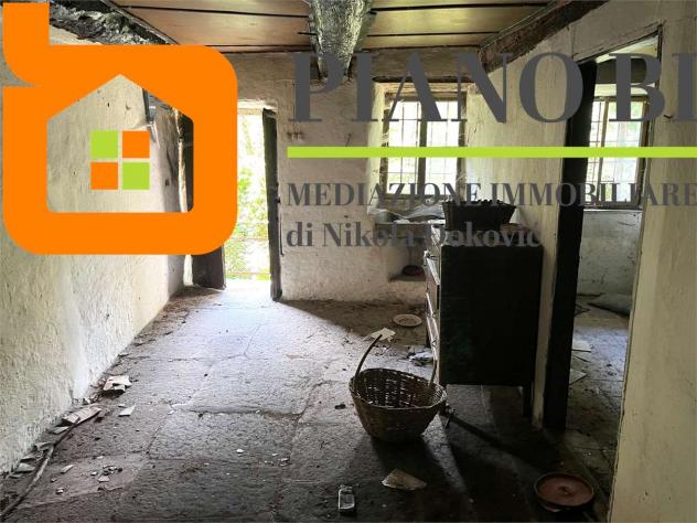 V000561 - CASA RUSTICA CON MOLTO TERRENO - Foto 4
