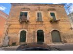 Luminoso appartamento con locale in pieno centro a Bisceglie