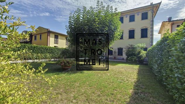 VILLA di 12 vani e di 406 mq (CAPANNORI) rif. 3464 - Foto 2