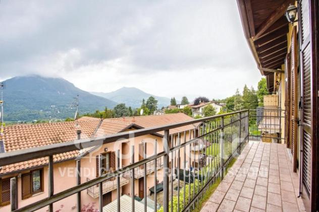 Villetta a schiera di 160 m² con 4 locali e posto auto in vendita a Cunardo