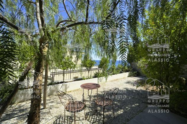 ESCLUSIVA PROPRIETÀ DI PRESTIGIO CON VISTA MARE TOTALE, PISCINA PANORAMICA E DEPENDANCE INDIPENDENTE - Foto 9