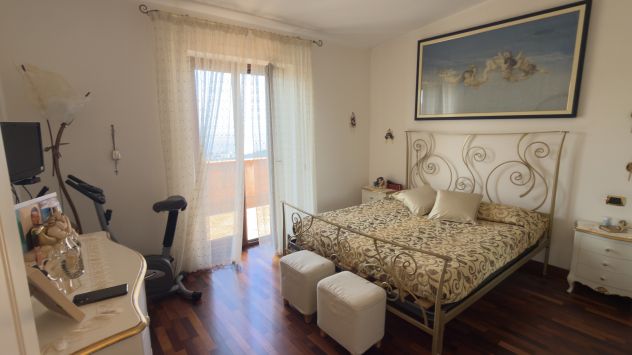 APPARTAMENTO RISTRUTTURATO SU DUE LIVELLI E VISTA MARE - Foto 6
