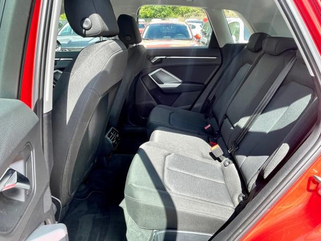 Audi Q3 2.0 TDI 150CV S tronic 2021 - Foto 8