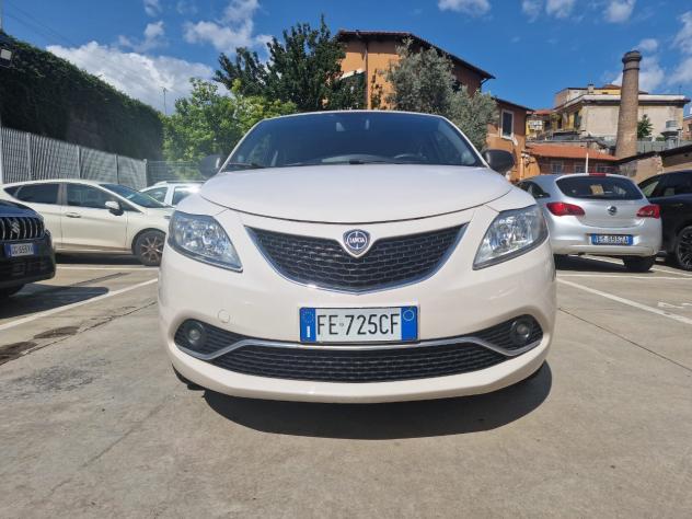 Lancia Ypsilon 5 Porte Ypsilon 1.2 Silver ecochic Gpl 69cv scad.bombola 2036 - Foto 3