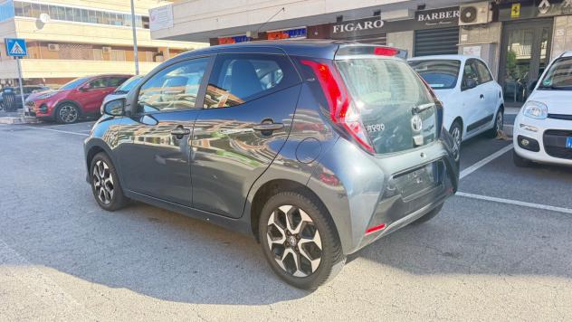 Toyota Aygo 1.0 VVT-i 72 CV 5 porte x-play LED NAVI CAR PLAY KAMERA CERCHI 16 BLUETOOTH - Foto 4