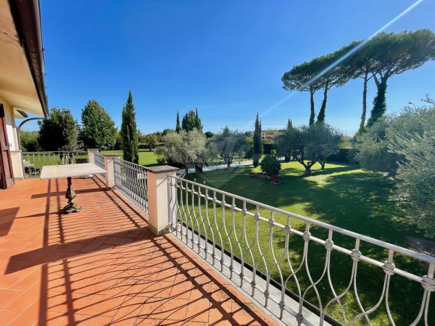CASALE di 8 vani e di 235 mq (PIETRASANTA - Fiumetto) rif. 190 - Foto 2