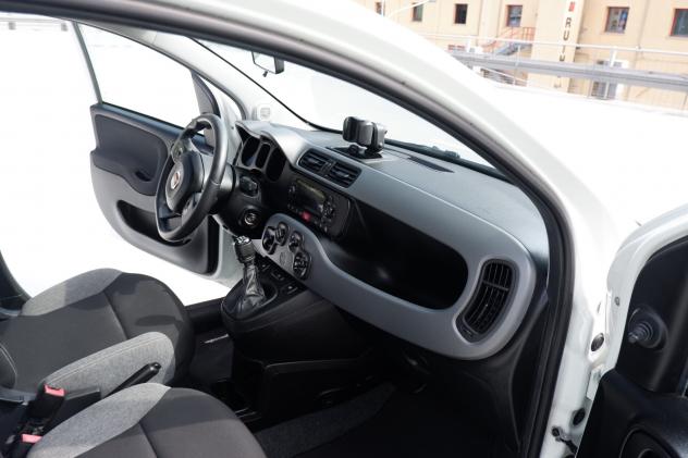 Fiat Panda 1.0 GSE S&S Hybrid Street Van 4 posti - Foto 10